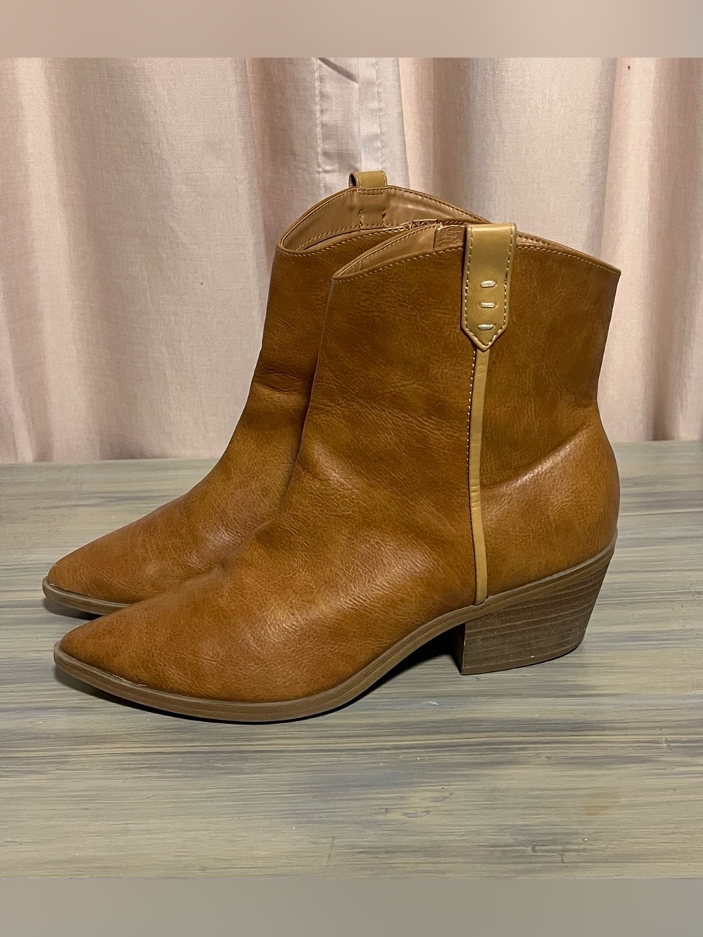 Universal Thread Brown Women's Ankle Boots - Classic Western Style
